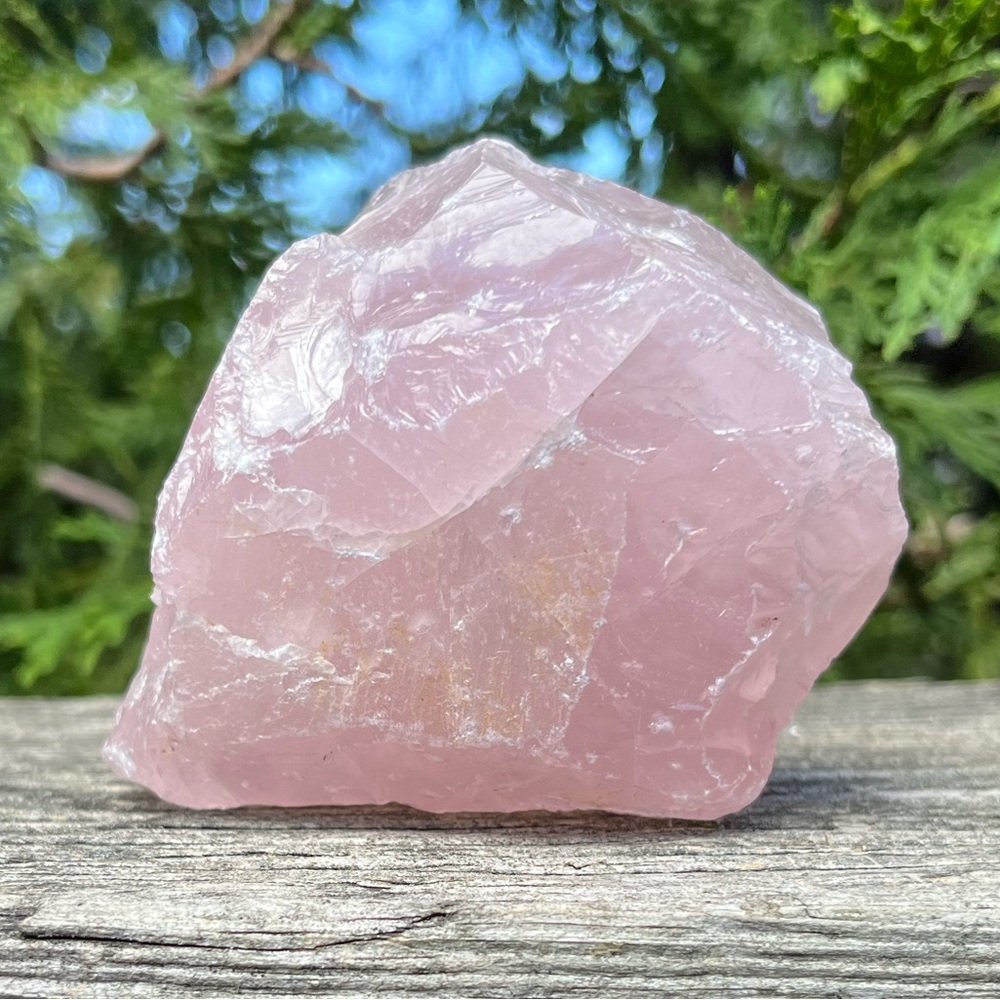 Raw Rose Quartz - Picture 1 of 4